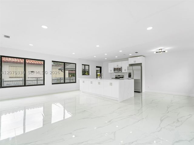 2500 SW 23rd Ter, Miami, FL 33145