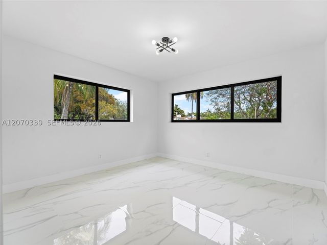 2500 SW 23rd Ter, Miami, FL 33145