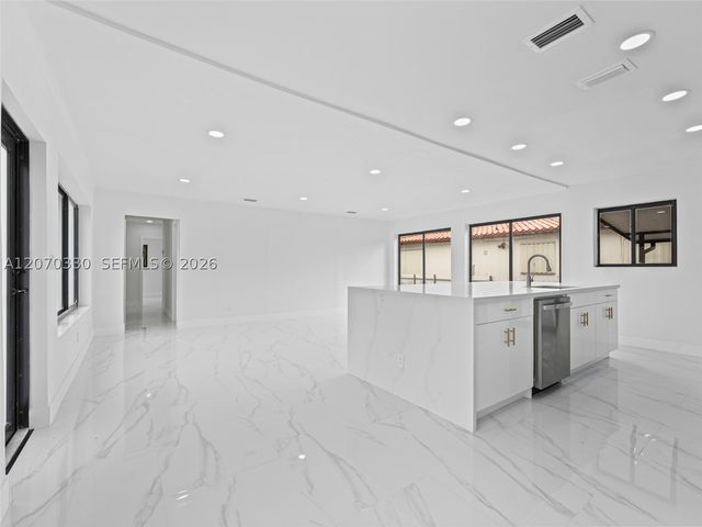 2500 SW 23rd Ter, Miami, FL 33145