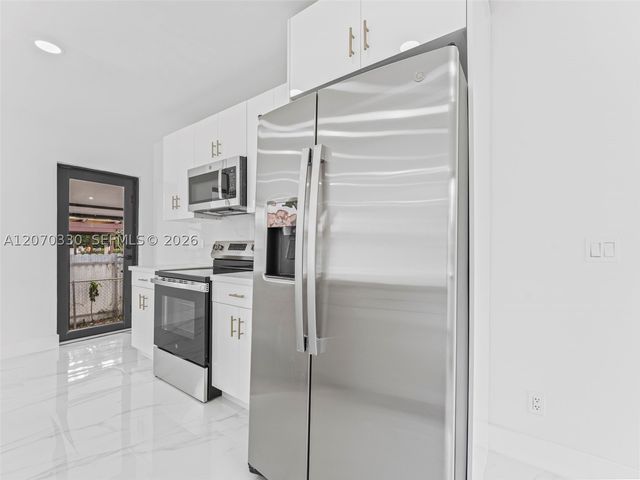 2500 SW 23rd Ter, Miami, FL 33145