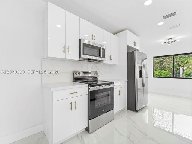 2500 SW 23rd Ter, Miami, FL 33145
