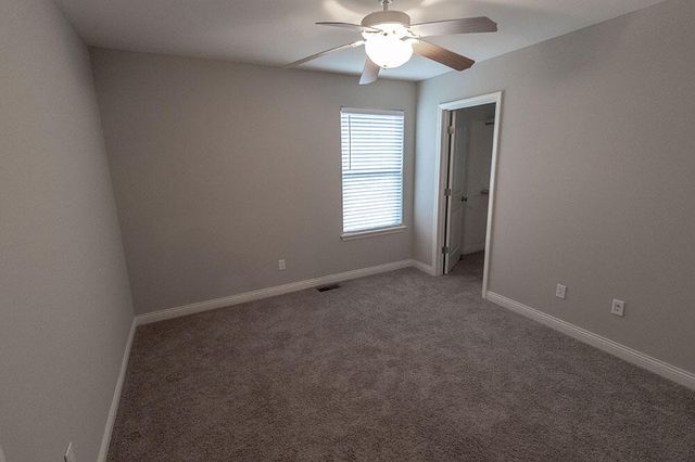 2808 AMBERWOOD CT, Columbia, MO 65203