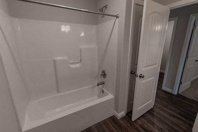 2808 AMBERWOOD CT, Columbia, MO 65203