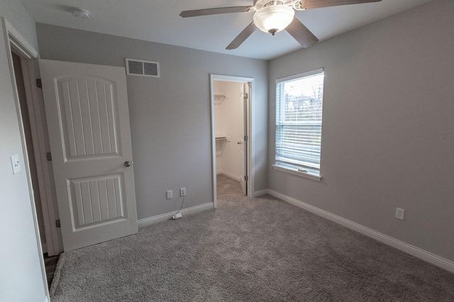 2808 AMBERWOOD CT, Columbia, MO 65203