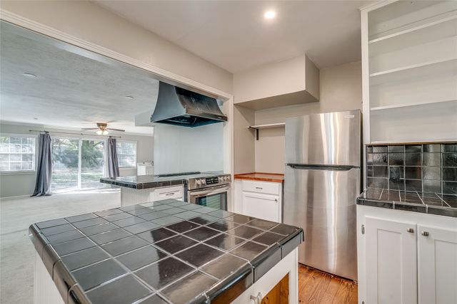 2709 W Bewick Street, Fort Worth, TX 76109
