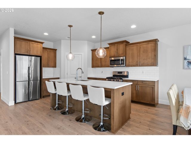 652 Sw 49TH Dr, Gresham, OR 97080