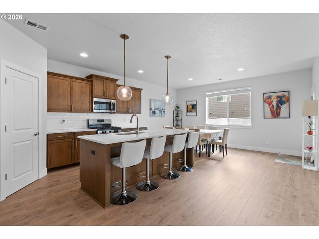 652 Sw 49TH Dr, Gresham, OR 97080