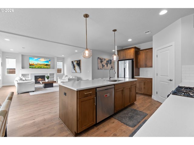 652 Sw 49TH Dr, Gresham, OR 97080