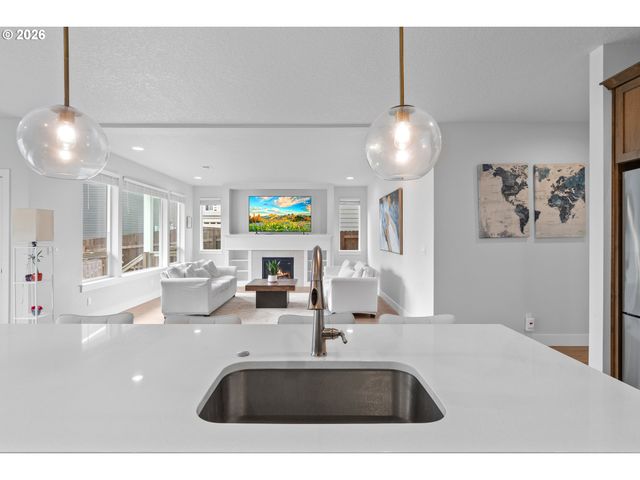 652 Sw 49TH Dr, Gresham, OR 97080