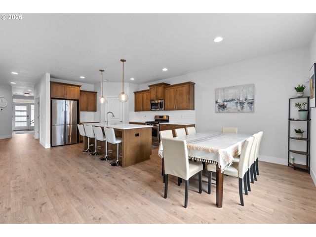 652 Sw 49TH Dr, Gresham, OR 97080