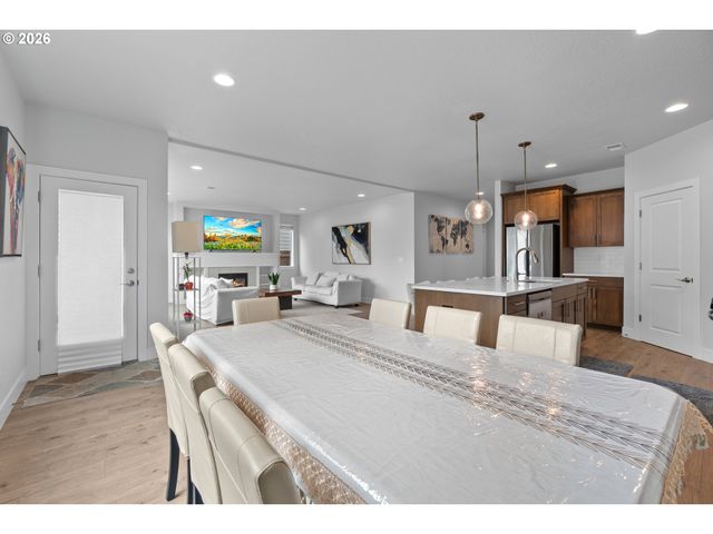 652 Sw 49TH Dr, Gresham, OR 97080