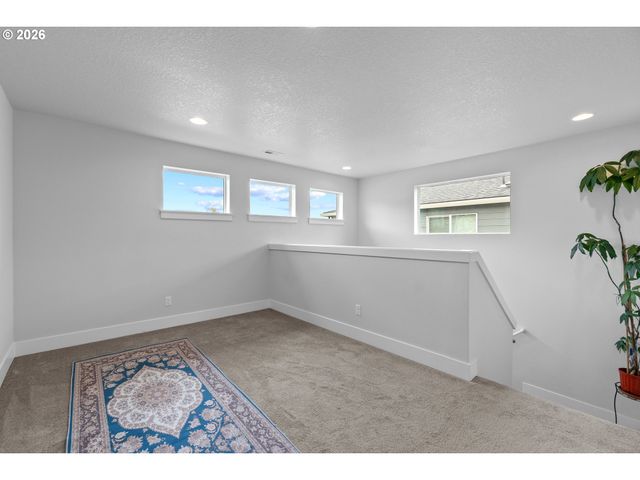 652 Sw 49TH Dr, Gresham, OR 97080