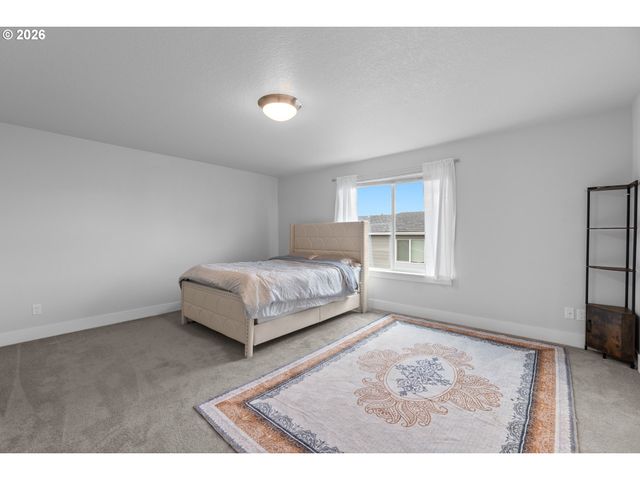 652 Sw 49TH Dr, Gresham, OR 97080