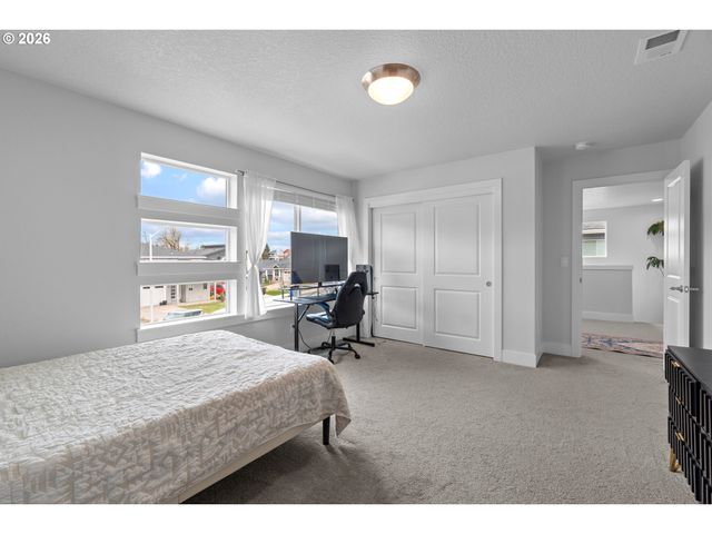 652 Sw 49TH Dr, Gresham, OR 97080