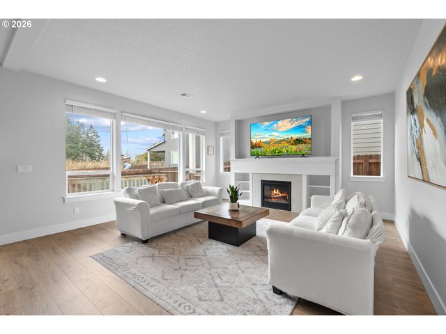 652 Sw 49TH Dr, Gresham, OR 97080