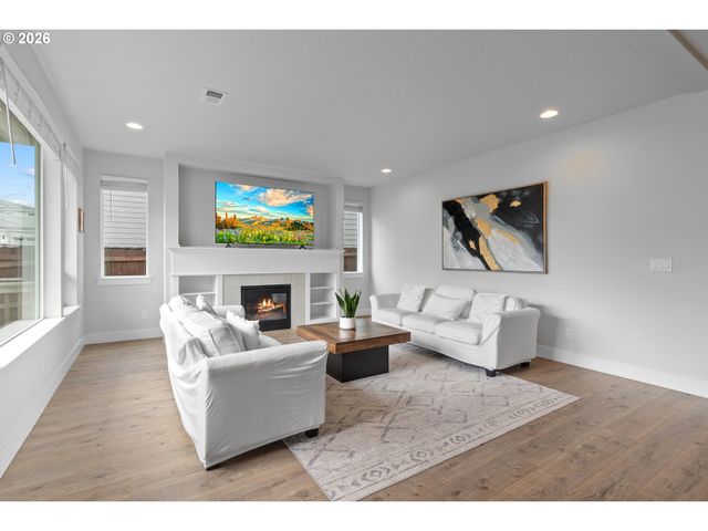 652 Sw 49TH Dr, Gresham, OR 97080