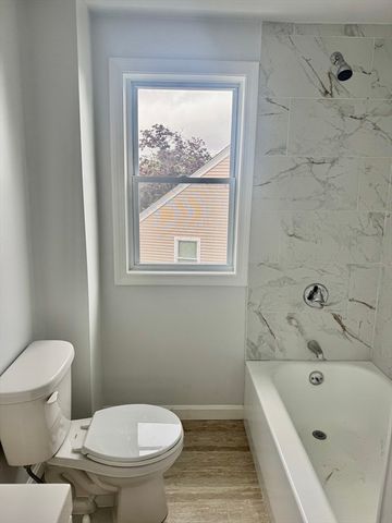 556 Brayton Ave, Somerset, MA 02726