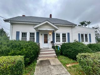 556 Brayton Ave, Somerset, MA 02726