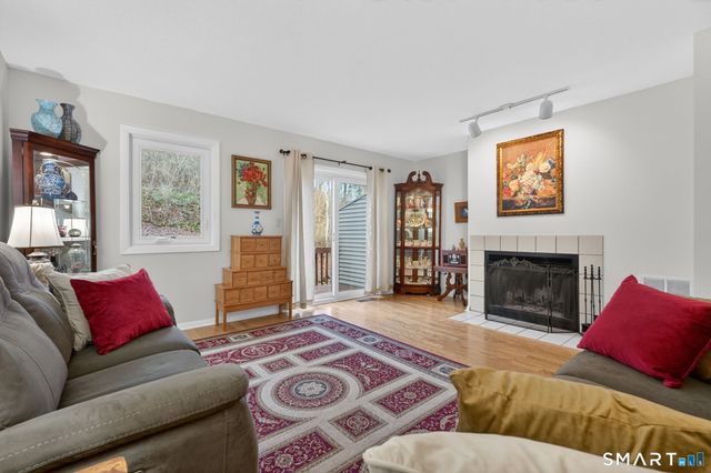 6 Lakeview Drive 6, Branford, CT 06405