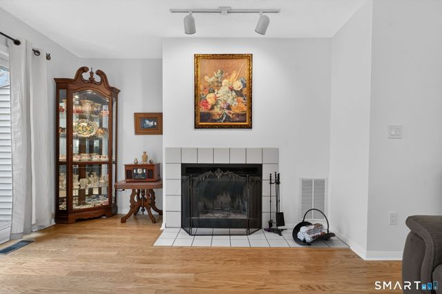 6 Lakeview Drive 6, Branford, CT 06405