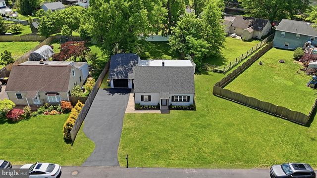 340 W BROAD ST, Hatfield, PA 19440