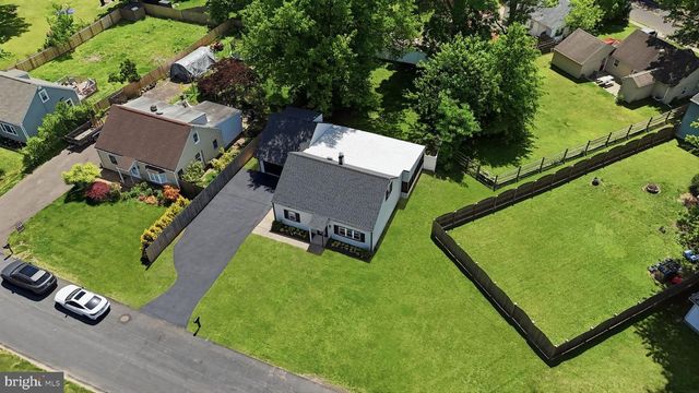 340 W BROAD ST, Hatfield, PA 19440