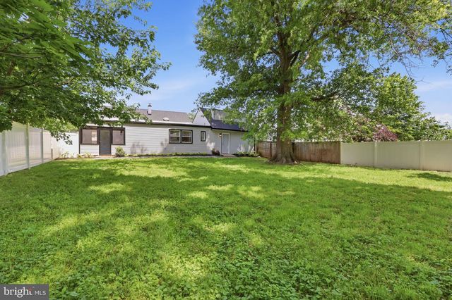 340 W BROAD ST, Hatfield, PA 19440