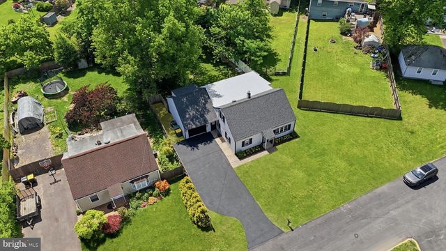 340 W BROAD ST, Hatfield, PA 19440