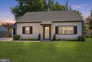 340 W BROAD ST, Hatfield, PA 19440