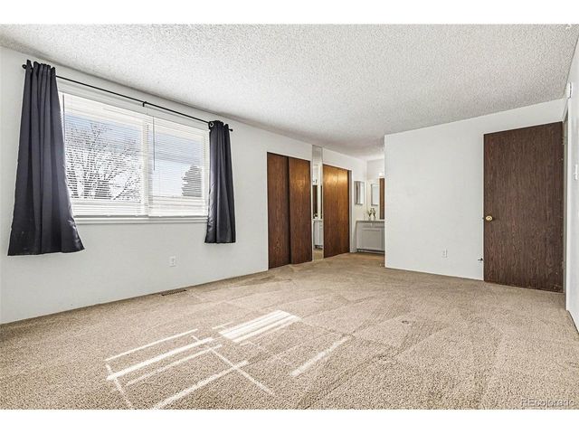 3040 S Macon Cir, Aurora, CO 80014