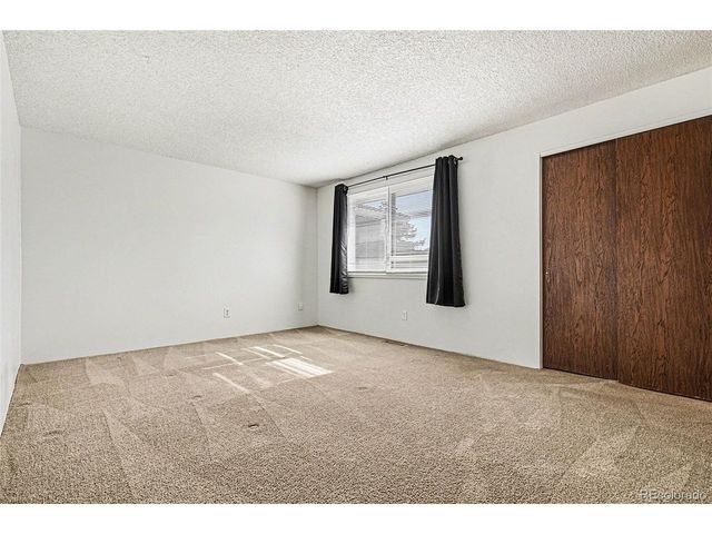 3040 S Macon Cir, Aurora, CO 80014