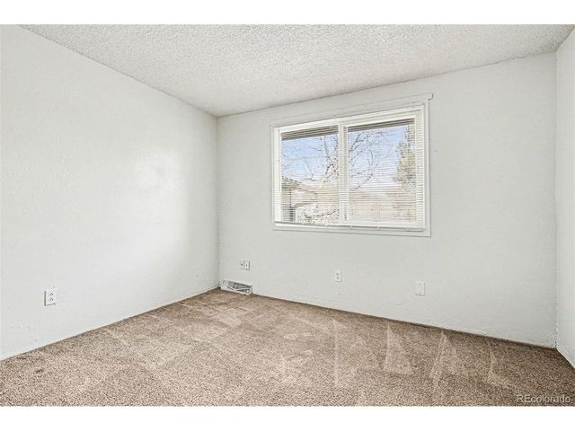 3040 S Macon Cir, Aurora, CO 80014