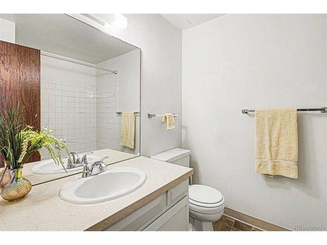 3040 S Macon Cir, Aurora, CO 80014