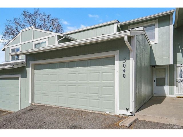 3040 S Macon Cir, Aurora, CO 80014