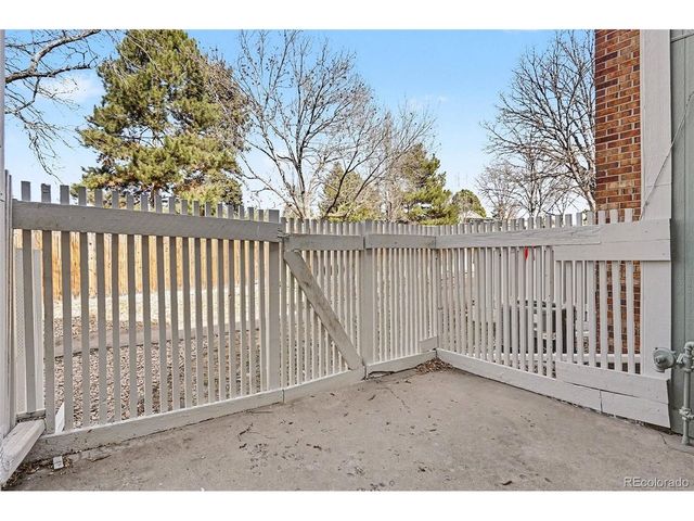 3040 S Macon Cir, Aurora, CO 80014