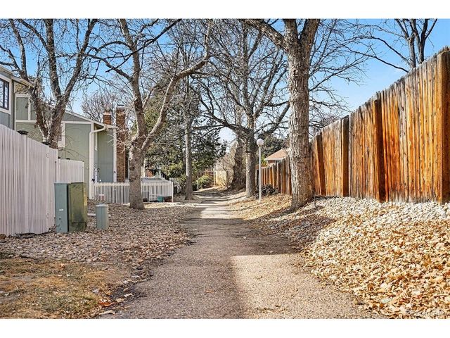 3040 S Macon Cir, Aurora, CO 80014