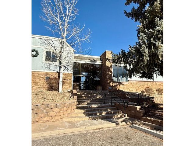 3040 S Macon Cir, Aurora, CO 80014