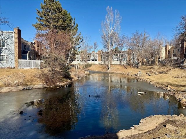 3040 S Macon Cir, Aurora, CO 80014