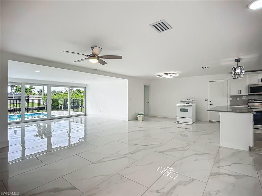 Image 13 of property listing at 1428 Vendome CT, Cape Coral, FL 33904