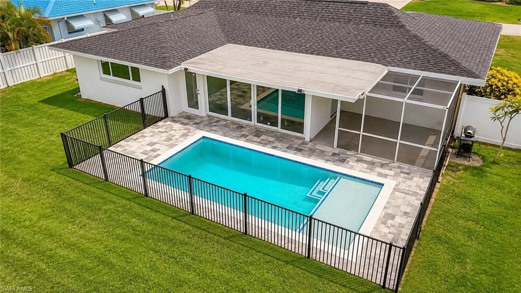 Image 3 of property listing at 1428 Vendome CT, Cape Coral, FL 33904