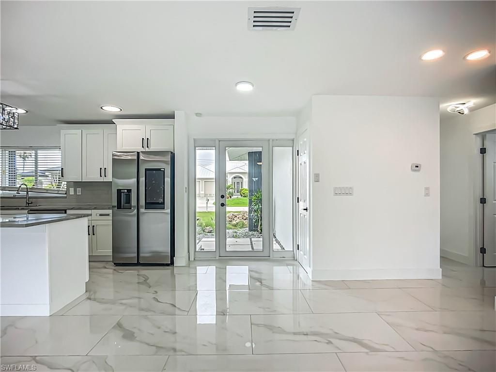 Image 5 of property listing at 1428 Vendome CT, Cape Coral, FL 33904