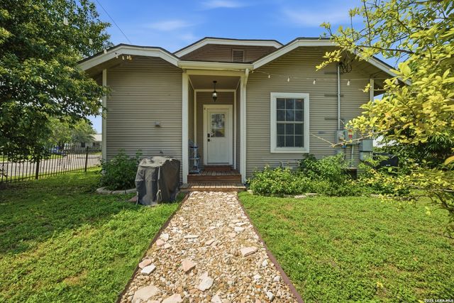 1740 Edison Dr, San Antonio, TX 78201