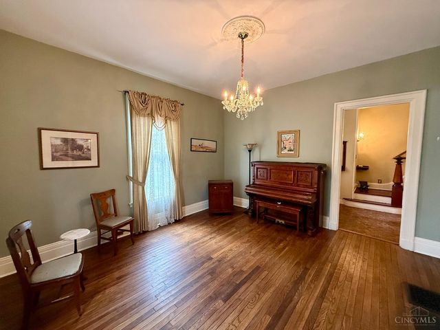 900 S Troy Avenue, Glendale, OH 45246