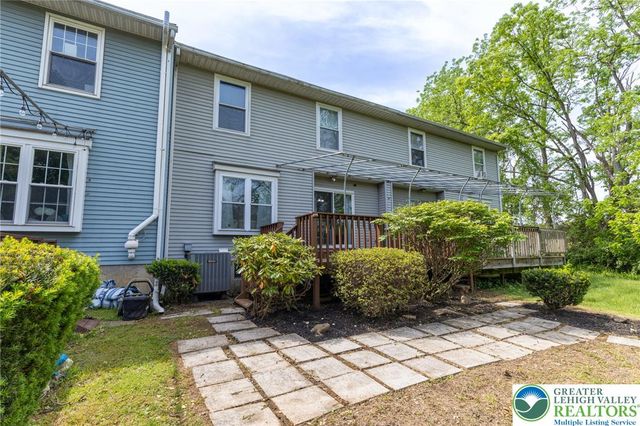 896 Briarstone Road, Bethlehem City, PA 18017