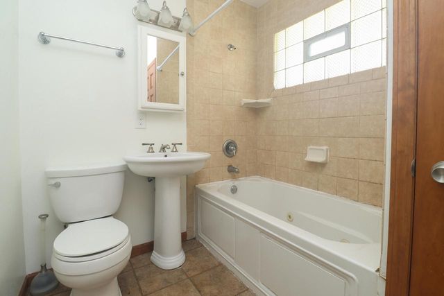 6560 W Ohio AVENUE, Milwaukee, WI 53219