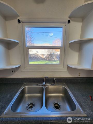 1229 C Street SW, Ephrata, WA 98823