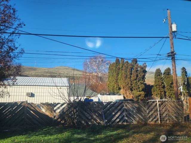 1229 C Street SW, Ephrata, WA 98823