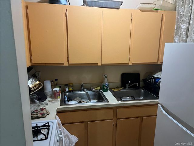 1738 Union Street 2A, Brooklyn, NY 11213