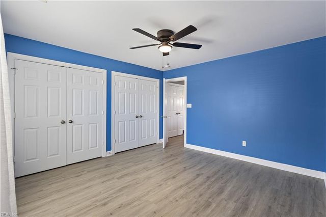 424 Rose Garden Ln, Chesapeake, VA 23320