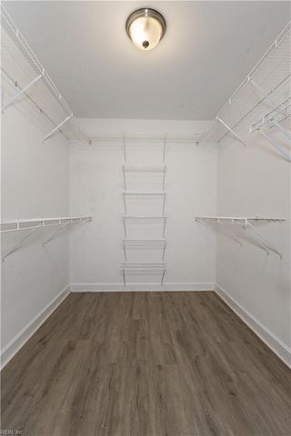 424 Rose Garden Ln, Chesapeake, VA 23320